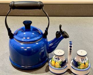 Tea Kettle & Salt & Pepper Set (Portugal)