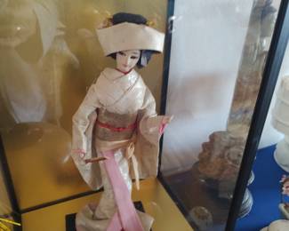 (7)  21" Vintage Geisha in White w/Case  {$75} 