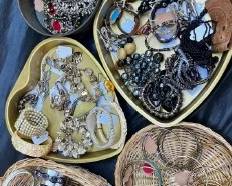 Jewelry (MUCH MORE)
