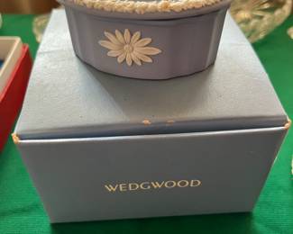 Small Wedgewood box with original box