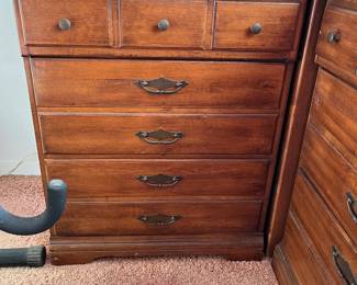 Small dresser, part of a modular, 6 piece bedroom set