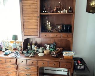 Desk, part of a modular 6 piece bedroom set. The set includes desk, 1 long dresser, 2 short dressers, a corner table and a twin headboard. If interested in this set please bring a truck or van and assistance to move it