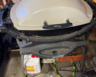 Weber propane grill with stand