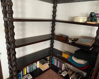 Corner bookshelf