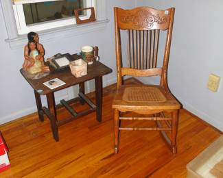 Wonderful, comfortable chair, and table with great accent pieces