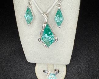 Spinel stones and silver set