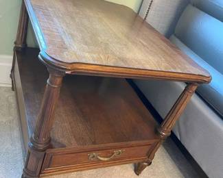 55 Henredon 1Drawer Mahogany End Tablemin