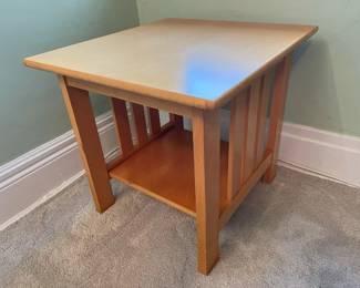 55 Mission Style End Tablemin