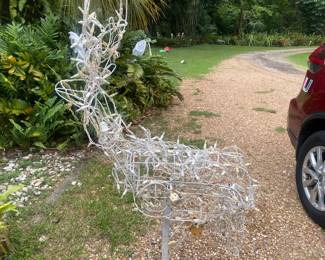 Lighted reindeer & sleigh ( 3 reindeer - they light and move 
