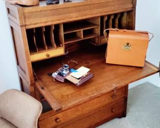VINTAGE OAK DESK