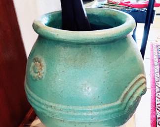 LARGE CERAMIC POT VINTAGE