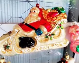 MANY UNIQUE VINTAGE CHRISTMAS ORNAMENTS