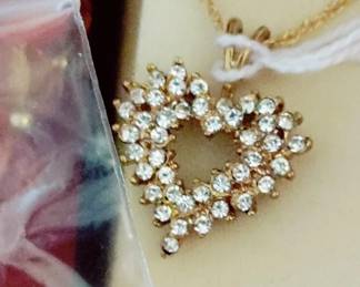 DIAMOND HEART PENDANT