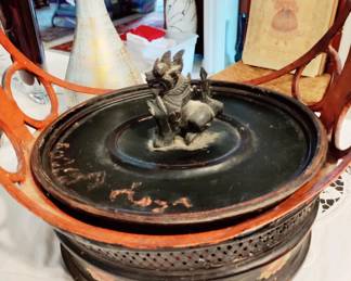 VERY OLD JAPANESE BLACK LACQUER BASKET W/FOO DOG HANDLE