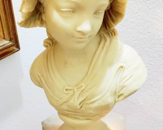 Vintage Grinham Niam Paris French Peasant Girl Bust