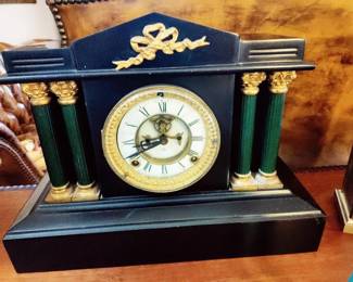 VINTAGE ART DECO MANTLE CLOCK
