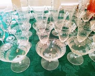 ANTIQUE CRYSTAL GLASSES SET O 48