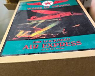 Toy Model Air Express plane