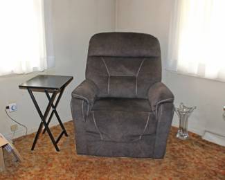 Recomer. TV Tray, Vase