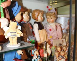 Goebel Figures and dolls and Collectibles