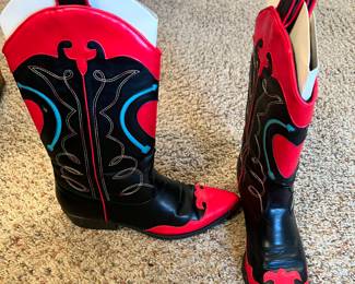 Brand New Cowboy Boots (size 8)