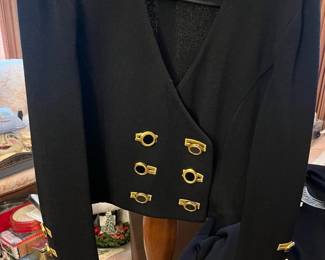  018 St. John Knits In Black