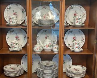 Lynn’s Victorian Rose china. 12+ place settings