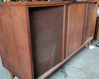 $65 - MCM stereo in cabinet 