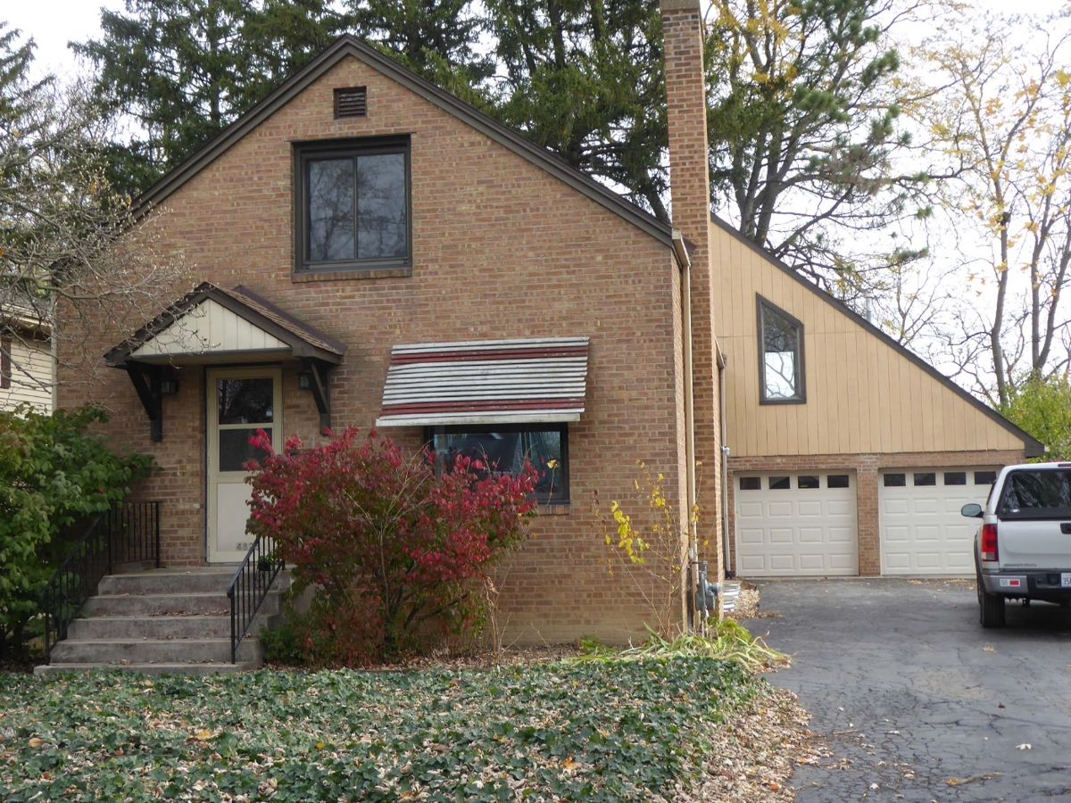 For prices & more info, copy & paste link below:
https://beforeudemo.com/sales-event/downers-grove-cape-cod-house-demolition-sale/