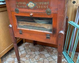 Early 1900's Cyphers Incubator Co. Incubator