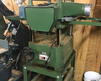 Central Machinery 16" x 8" Automatic Planter – Model T-598