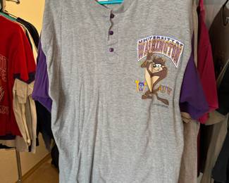 1984 Warner Bros Tasmanian Devil - University of Washington Graphic T-Shirt