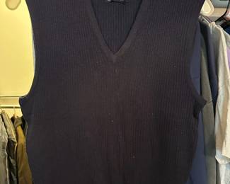 Drumohr Pure Cashmere Black V-Neck Sleeveless Sweater