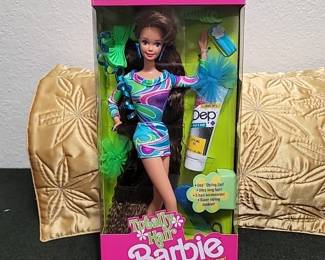 1991 Mattel Totally Hair Brunette Barbie with Accessories in Original Box
