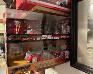 1939 Hollywood Rides – Chevy Master Deluxe with Betty Boop Figurine, 1939 Hollywood Rides – Betty Boop Chevy Master Deluxe