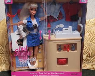 1997 Mattel Barbie Cool Shoppin' Doll Set in Box
