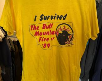 Graphic T-Shirt "I Survived The Bull Mountain Fire of '84" - Size XL
