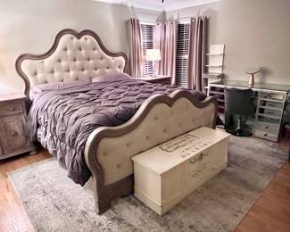 Pulaski King Bedroom Set, Chest of Drawers, 2 x Nightstands, King Size Bed and Mattress and Box Spring