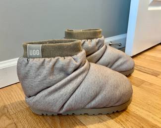 UGG Boots / UGGS