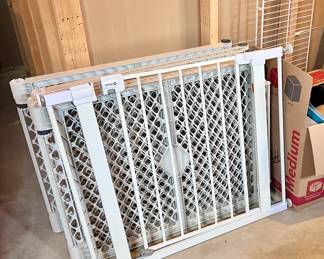 Baby Gate / Pet Gates