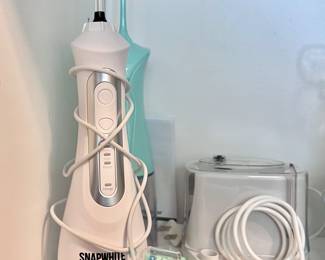 Snap White The Flosser