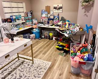 New Toys, Pool Toys and Floats 