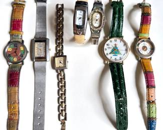 7 Vintage Women's Watches By Guess, Geneva, Persona, Le Baron & More
Lot #: 36