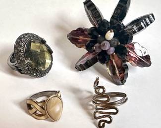 4 Vintage Rings: Marcasite, Mother-Of-Pearl, Over Sized Beaded & Wire
Lot #: 82