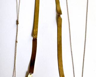 3 Vintage 14K Gold Necklaces: Thick Chain & Pendants
Lot #: 39