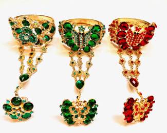 3 New Bracelet Ring Hand Jewelry
Lot #: 100