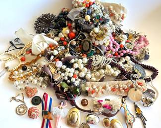 Jewelry Remnants: Loose Beads, Broken Necklaces, Single Earrings & More For Crafting Projects
Lot #: 156