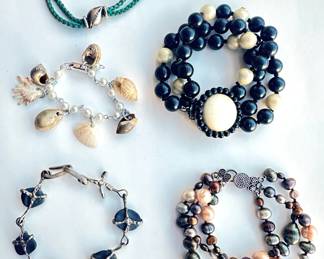 5 Vintage Bracelets, Some With Natural Stones Or Shells
Lot #: 72