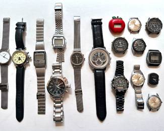 17 Vintage Watches: Skagen, Steinhausen, Rofina, Titan, Geneva, Doxa, Tissot & More
Lot #: 4