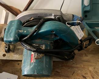 Makita Circular Saw 5037,